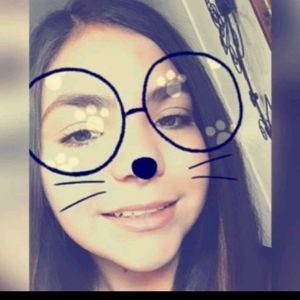 Meet your Posher, Lesly